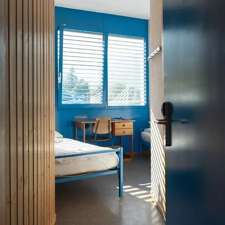 Mont-fort Swiss Hostel *