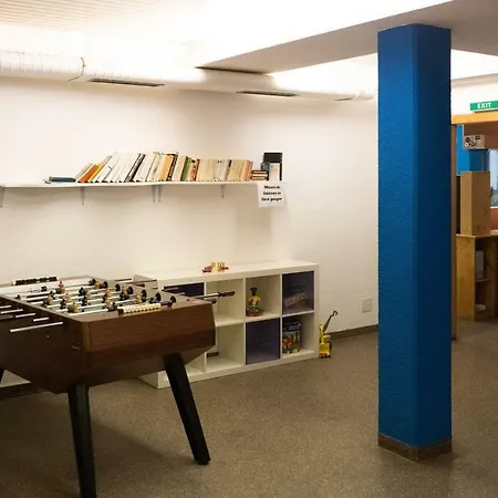 Mont-Fort Swiss Lodge Хостел *