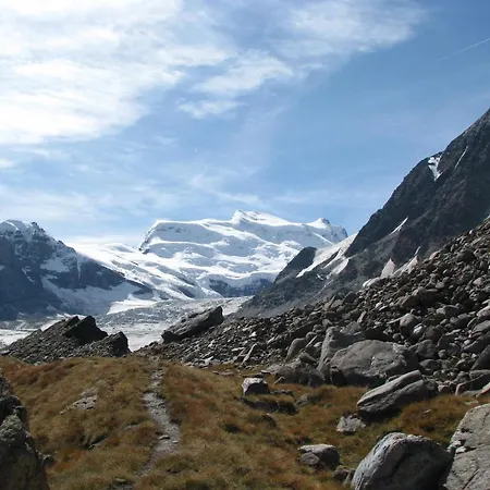 Mont-Fort Swiss Lodge Vandrerhjem